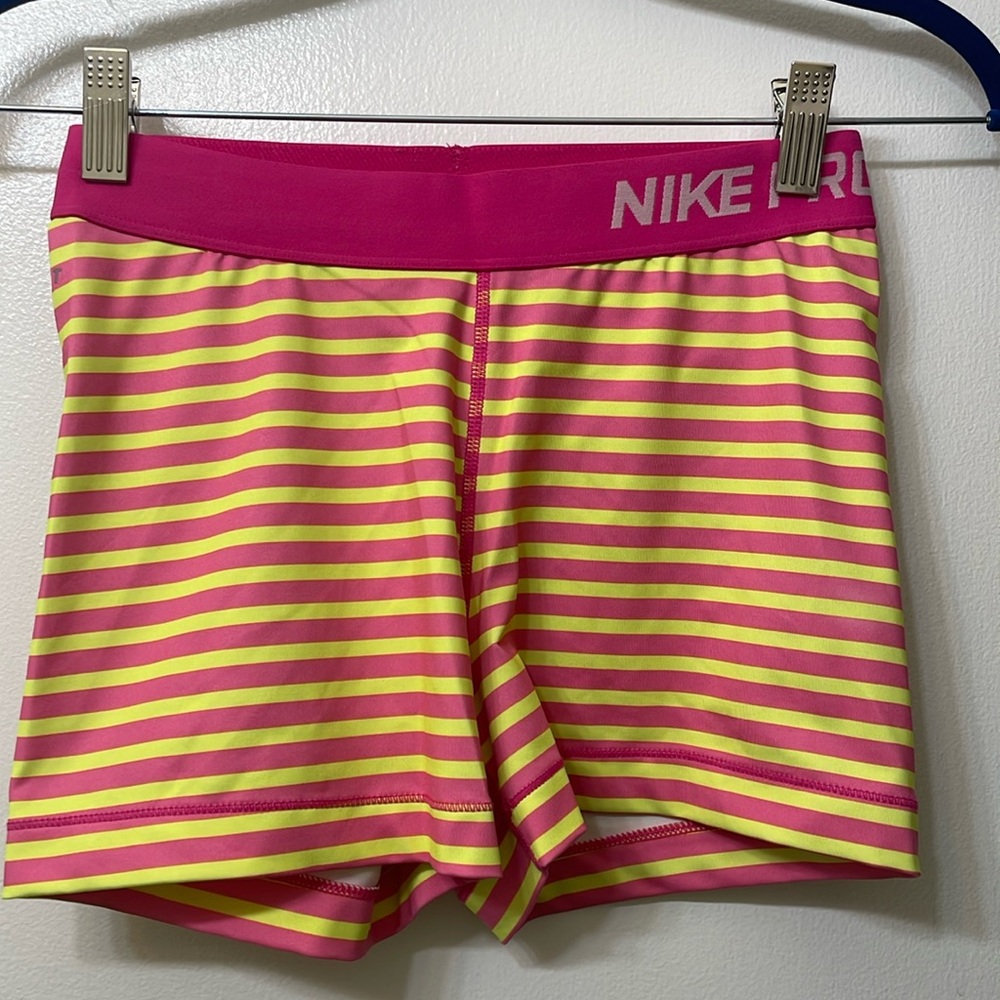 Bright shorts size M